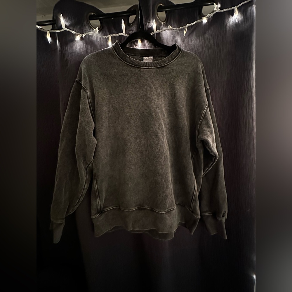 TNA Cozy Oversized Boyfriend Acid Wash Crew Neck, S
